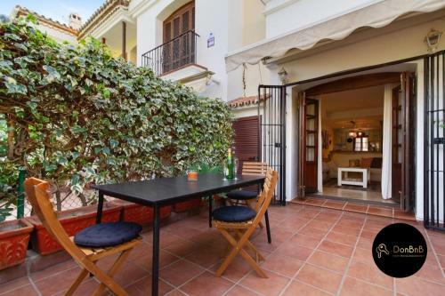 Bonito Chalet En Estepona Con Piscina Y Playa