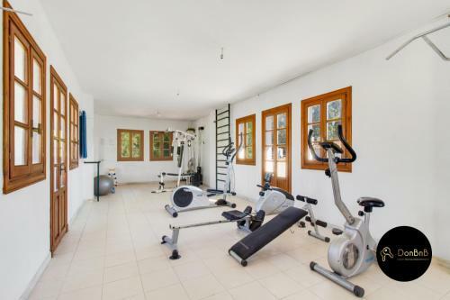 Bonito Chalet En Estepona Con Piscina Y Playa