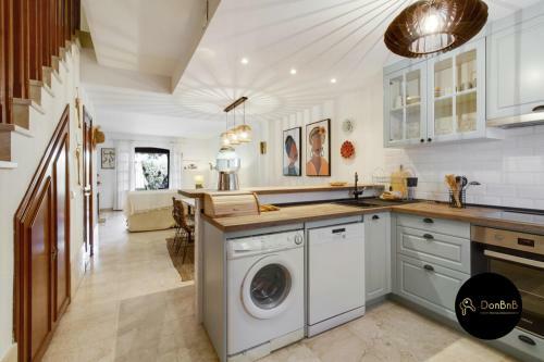 Bonito Chalet En Estepona Con Piscina Y Playa