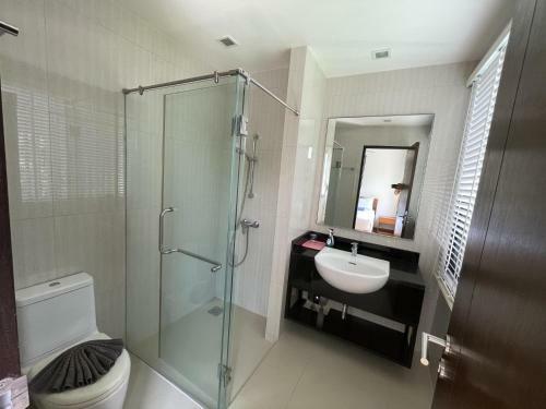 Townhouse At Laguna Park By Lofty