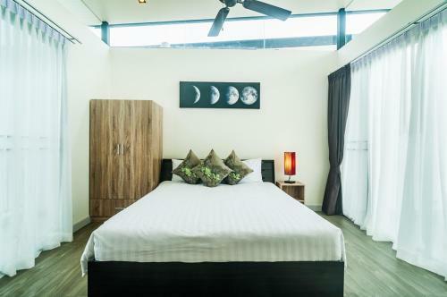 Villa 3bdr Townhouse 800m From Bangtao Beach