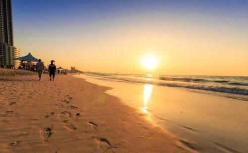 2 Bedroom Luxury Beach Apartment With Full Seaview