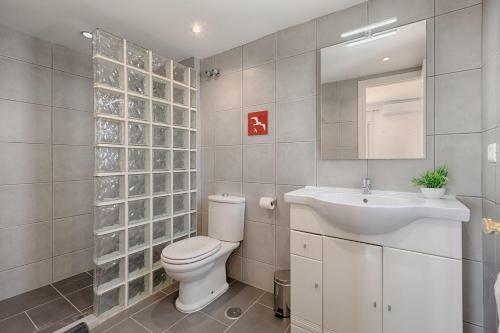 Front Sea View Apartment Estepona