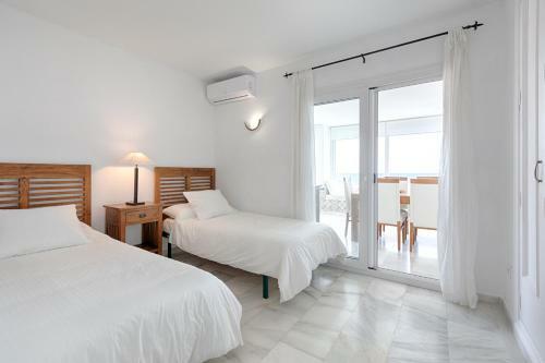 Front Sea View Apartment Estepona