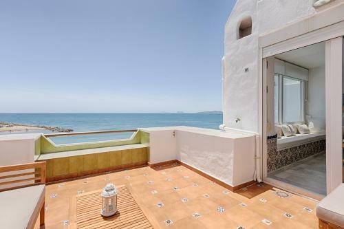 Front Sea View Apartment Estepona
