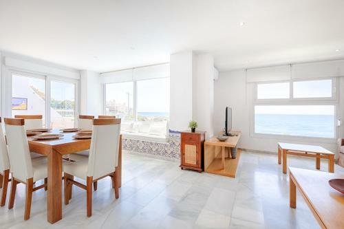 Front Sea View Apartment Estepona