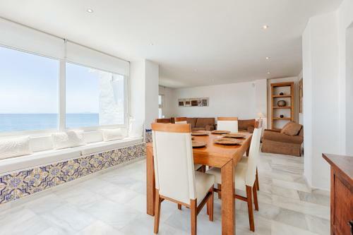 Front Sea View Apartment Estepona