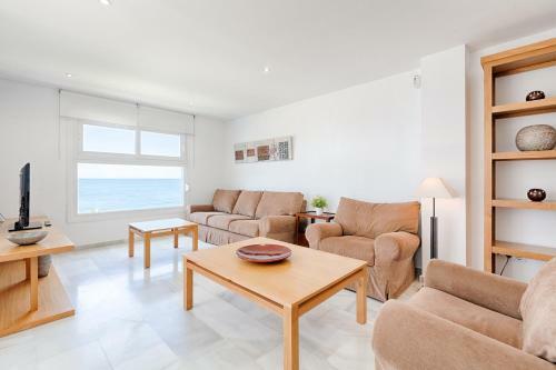 Front Sea View Apartment Estepona