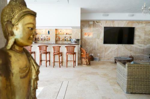 Huge Golf And Spa Mansion 8 Min From Puerto Banus