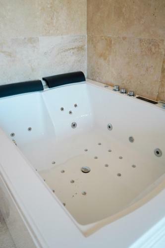 Huge Golf And Spa Mansion 8 Min From Puerto Banus