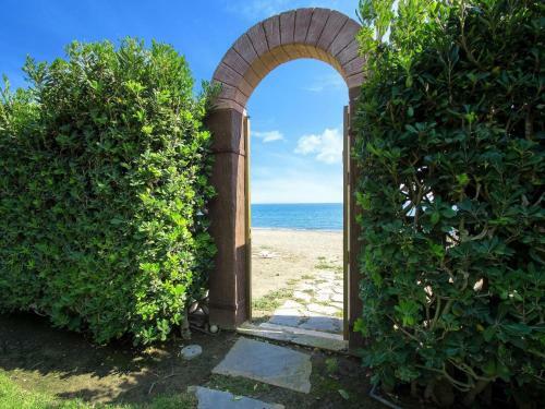 1077 Beach Villa El Paraiso