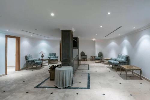 The Palace Marbella - Lavish Beachfront Villa