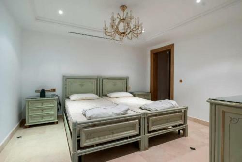 The Palace Marbella - Lavish Beachfront Villa