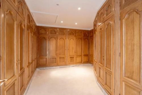 The Palace Marbella - Lavish Beachfront Villa
