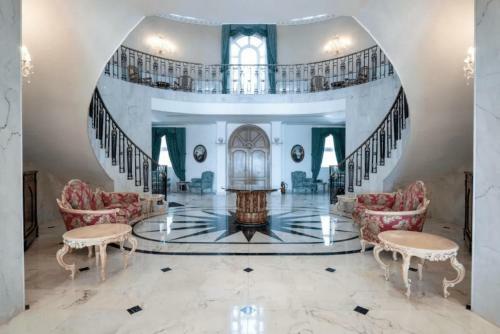 The Palace Marbella - Lavish Beachfront Villa