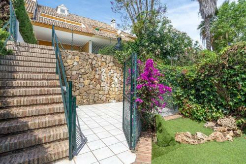 2-plantas/piscina/terraza Privada/parking/bbq/ac