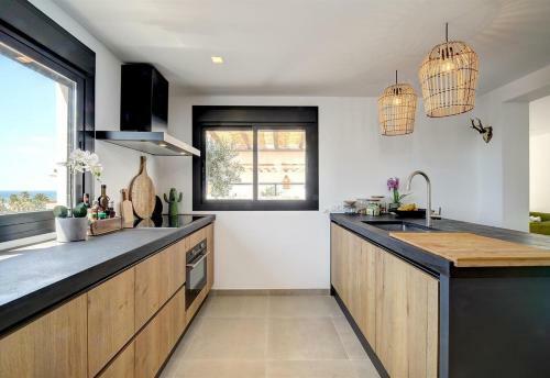 Renovated Townhouse San Roque 85