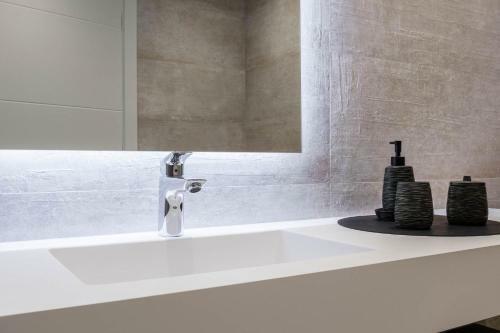 Al-1514 - 3 Bedrooms Apartment