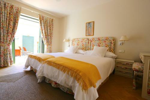 Las Ranas Casasola Beach Villa 15pax