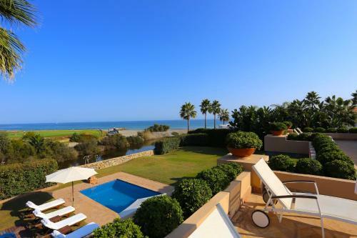 Las Ranas Casasola Beach Villa 15pax