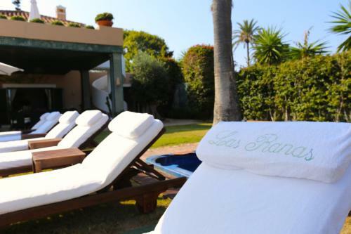 Las Ranas Casasola Beach Villa 15pax