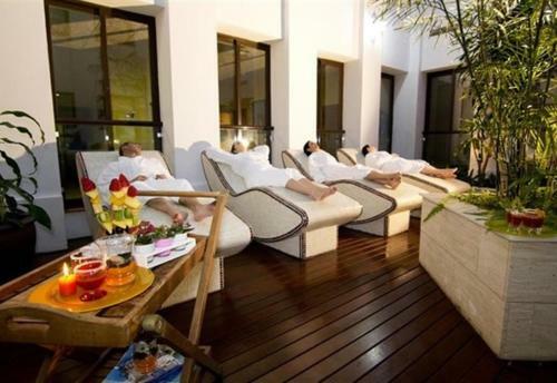 Spacious Penthouse Stunning Views
