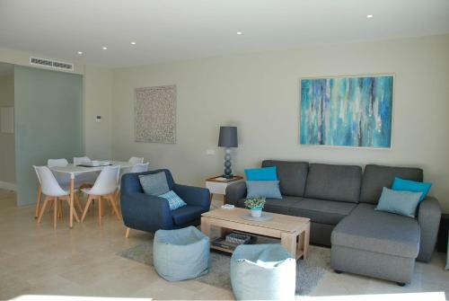 Modern Apartment With View To Gibraltar + Jacuzzi