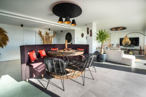 Double 250m2 Apartment With Sea View At Oasis325 Estepona