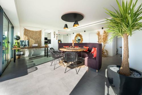 Double 250m2 Apartment With Sea View At Oasis325 Estepona