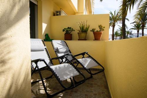 Beautiful 2-bed Apartment In Estepona With Seaview