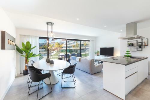 Luxury Apartment With 3 Bedrooms