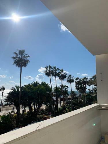 Apartamento En Primera L�nea De Playa En Estepona