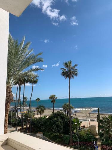 Apartamento En Primera L�nea De Playa En Estepona