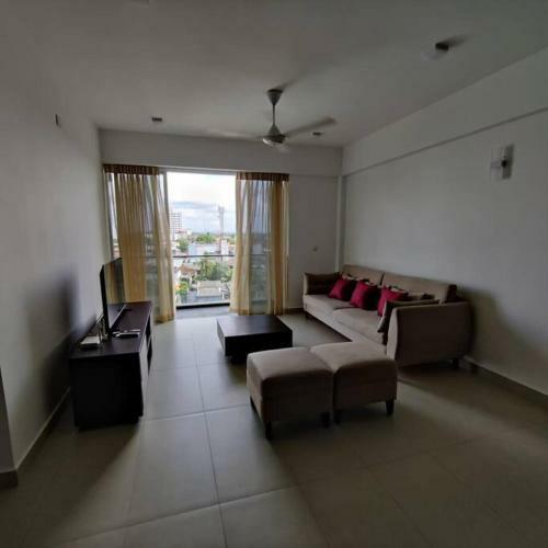 3 Bedroom Apartment In Close Proximity To Beach