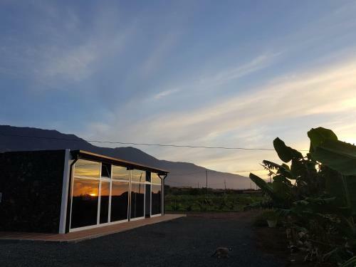 Amazing Coast House On A Tranquil Organic Farm