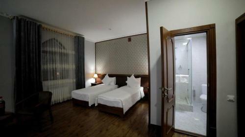 Erkin Palace Hotel