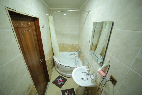 Hostal Rasulboy Guest House
