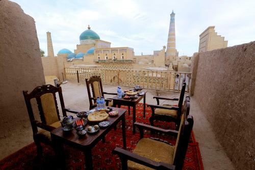 Hostal Polvonnazir Guest House