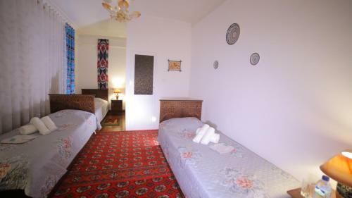 Hostal Qutlug Qadam Guest House