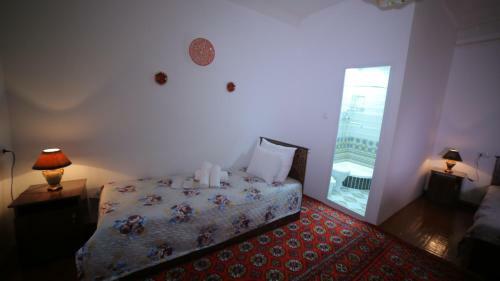 Hostal Qutlug Qadam Guest House