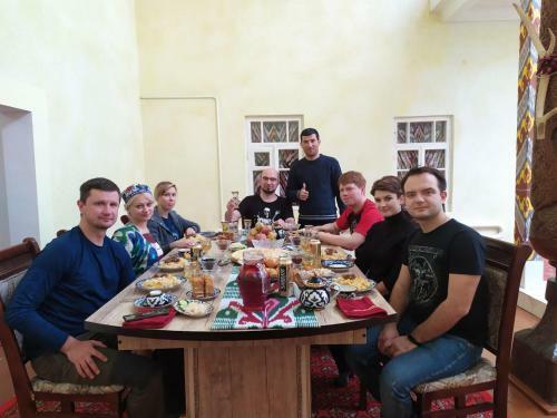 Hostal Qutlug Qadam Guest House