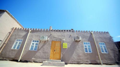 Hostal Qutlug Qadam Guest House