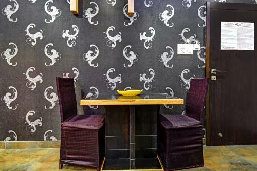 Townhouse Oak Hotel Hillview