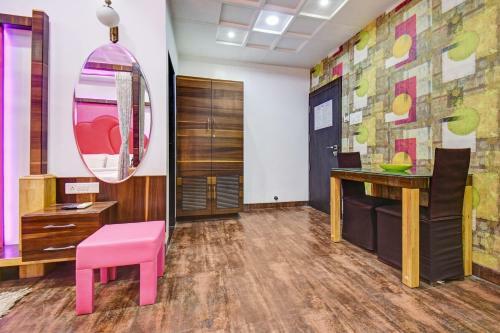 Townhouse Oak Hotel Hillview