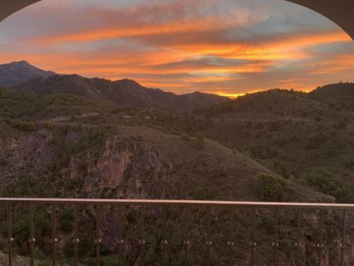 Casa Con Incre�bles Vistas A Las Monta�as Y Al Mar