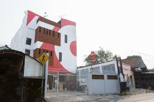 Hotel Oyo 1516 Cemara Gading Syariah