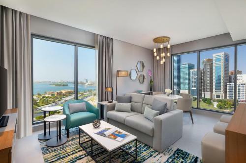 Doubletree By Hilton Sharjah Waterfront Hotel And Residences