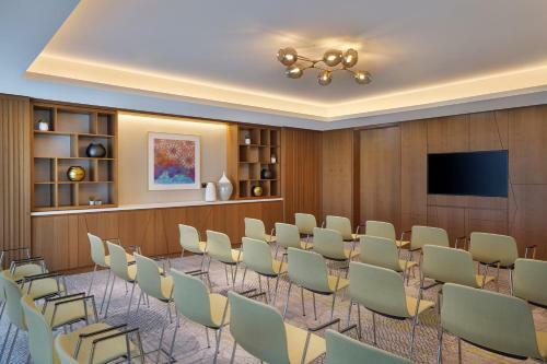 Doubletree By Hilton Sharjah Waterfront Hotel And Residences
