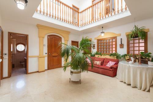 Villa The Yellow House Climatized Pool - Solarium - Parking