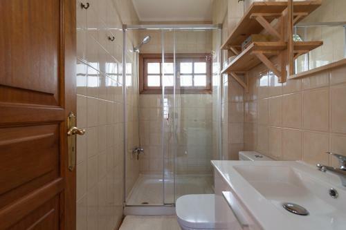Villa The Yellow House Climatized Pool - Solarium - Parking